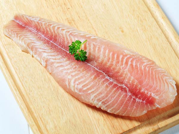 Cá hồi: Bạn có thể sử dụng các món ăn chế biến từ cá hồi để ngăn chặn các tác nhân gây dị ứng. Bởi vì loại axit béo omega-3 trong cá hồi với hàm lượng cao có đặc tính kháng viêm trong các trường hợp dị ứng rất hiệu quả.