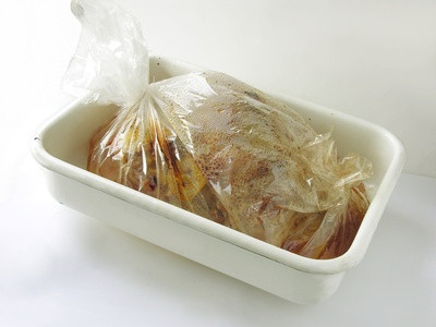 Nếu bạn ăn phải những thực phẩm được gói bằng túi ni lông cũng phải đối mặt với rất nhiều nguy cơ với sức khỏe.