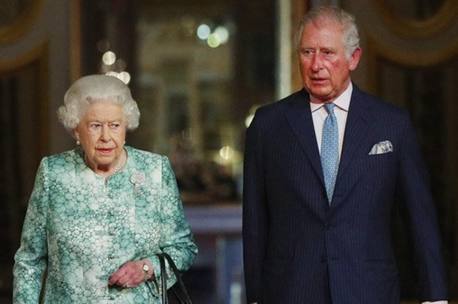 Trong tuyên bố mới nhất trên vai trò tân vương nước Anh do cung điện Buckingham đăng tải, Vua Charles phát biểu: “Sự ra đi của thân mẫu kính yêu của tôi, nữ hoàng điện hạ, là khoảnh khắc đau buồn nhất đối với tôi và toàn bộ thành viên gia đình”.