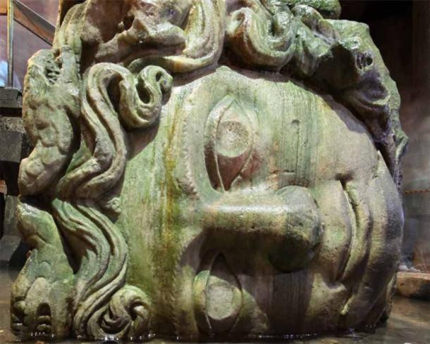 Tuy nhiên, nhà vua Ottoman đã cử một đại thần tiếp đón phái đoàn. Khi ấy, phái đoàn nói rằng biết một kho báu được giấu ở Basilica Cistern và chỉ nói chi tiết báu vật đó cho nhà vua.
