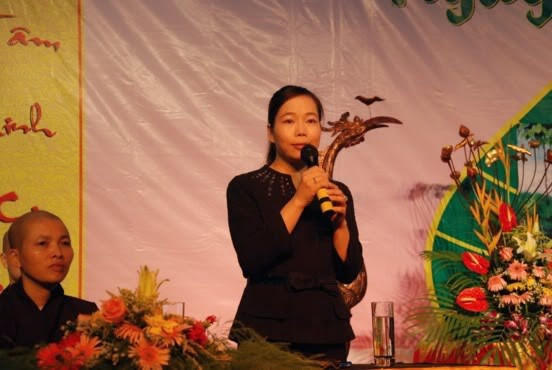 Trước cuộc chia tay của đại gia Đặng Lê Nguyên Vũ, không ít vụ ly hôn của các doanh nhân Việt gây xôn xao mức độ tốn kém của nó. Vụ “chia vương quyền” đắt giá nhất trong lịch sử có lẽ là câu chuyện của Tập đoàn Bảo Sơn. Câu chuyện ly hôn giữa ông Bùi Đức Minh và bà Nguyễn Thanh Thủy (ảnh), phó chủ tịch tập đoàn Bảo Sơn, đã gây ra những cơn “dư chấn” khá mạnh trong dư luận khi mà khối tài sản tranh chấp lên đến 10.000 tỷ đồng.