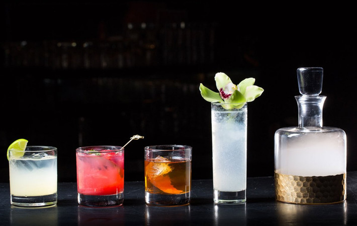 Cocktail của nhà hàng gồm đa dạng các thể loại do người pha chế tài ba thực hiện.