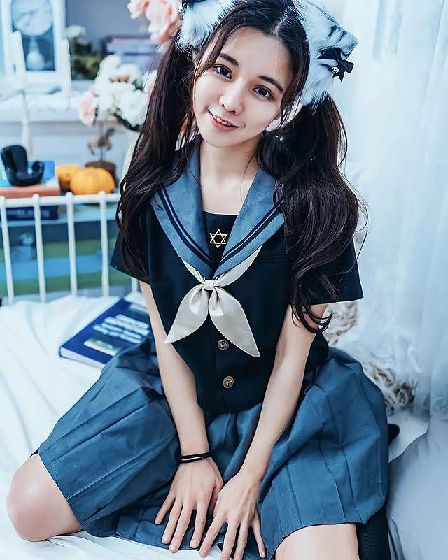 Tuy nhiên, theo thời gian, hình tượng cũng cần phải thay đổi, trưởng thành và quyến rũ hơn, không thể cứ mãi giữ hình ảnh ngây thơ, trong sáng.