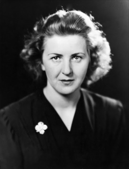 Mặc dù là người tình của Hitler nhưng hầu như dân chúng Đức không hề biết đến Eva Braun do trùm phát xít kiểm soát chặt chẽ, không để lộ thông tin về cô. Mãi cho đến khi Đức quốc xã bại trận, sự tồn tại của Eva Braun mới được biết đến.