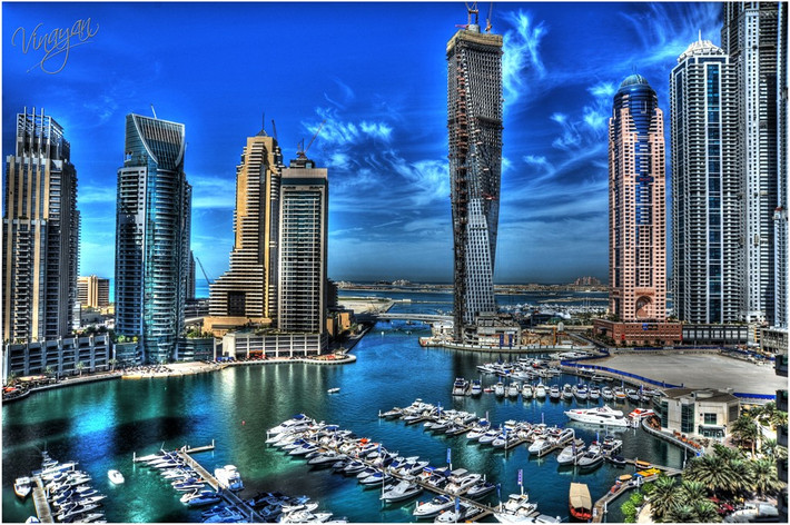 Thêm vào đó, để thu hút giới nhà giàu Trung Quốc mua căn hộ của ông, Damac Properties có chương trình khuyến mãi hấp dẫn như cung cấp vé máy bay, ăn nghỉ ở khách sạn và Visa cho khách hàng đến từ quốc gia châu Á này.