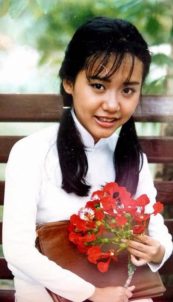 Diễn viên Hồng Ánh bước vào tuổi 42 cùng gia tài sự nghiệp diễn xuất vô cùng “đồ sộ” với hàng trăm vai diễn từ điện ảnh, truyền hình và sân khấu kịch.