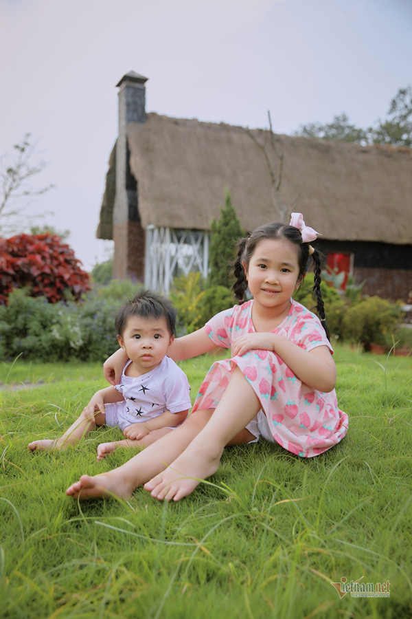 2 con gái đáng yêu của NSND Tự Long.