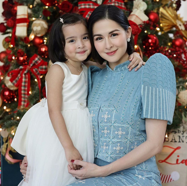 HIện tại, Zia được đánh giá là người mẫu đắt show nhất Philippines. Năm 2016, Marian Rivera tiết lộ thù lao quay quảng cáo của con gái cao hơn chính mình. "Tất cả những khoản tiền này đều được chuyển vào tài khoản ngân hàng của cô bé. Khi Zia 18 tuổi, cô bé sẽ được sử dụng món tiền đó", diễn viên 36 tuổi nói.
