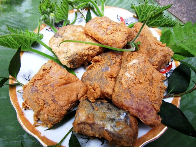 Món đặc sản Việt nổi danh mà Vĩnh Phúc góp mặt đó là cá thính Lập Thạch. Món cá thính chua có mùi thơm nức của thính gạo, vị chua chua của thính lên men và đặc biệt, thịt cá phải có màu hồng ngấu chín lạ miệng.