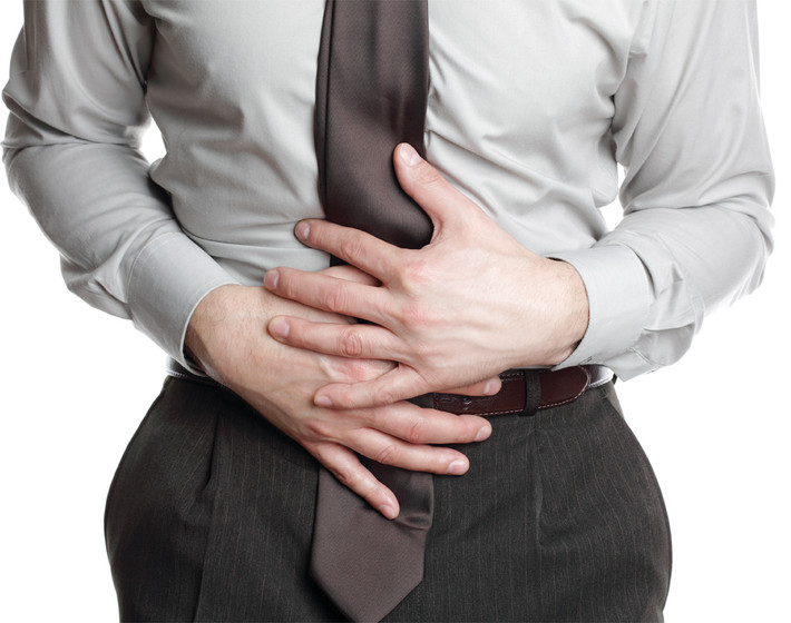 Một số trường hợp bị đau bụng và các vấn đề về tiêu hóa kém, có thể lấy rễ cây cói đem sắc lên và uống. Ảnh: Sức khỏe.