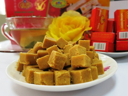 Bánh đậu xanh Hải Dương ngọt dịu, thơm bùi, đậm đà là đặc sản được mọi người Việt tìm mua về làm quà khi tới tỉnh này.