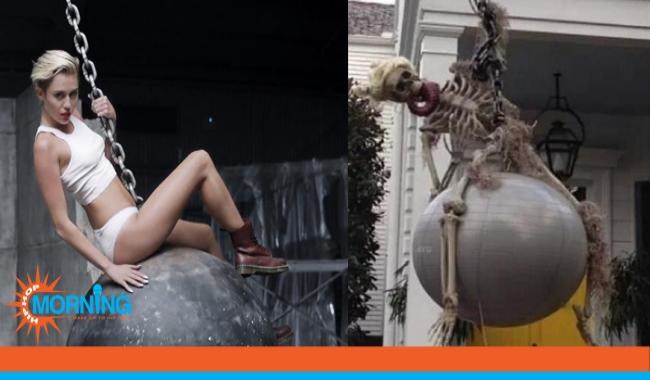 Miley Cyrus treo hẳn bộ xương ma quái này trước cửa nhà của mình trong lễ hội ma Halloween. Ảnh: Morning.
