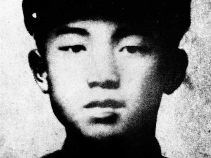 Ảnh chụp năm 16 tuổi của Chủ tịch Kim Il-Sung - nhà lãnh đạo nổi tiếng thế giới khi là người sáng lập ra nước CHDCND Triều Tiên.