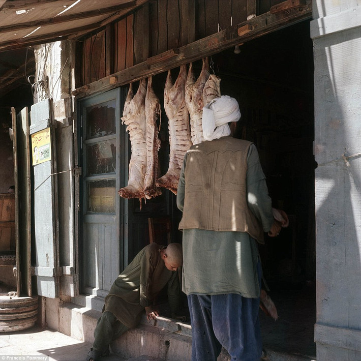 Một cửa hàng bán thịt lợn ở thành phố Herat.