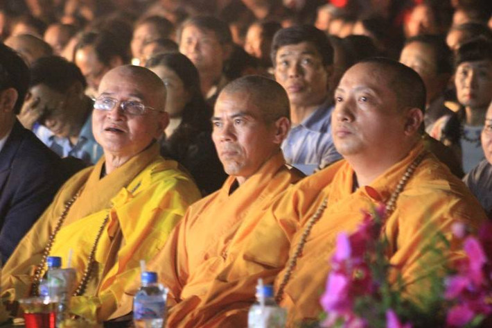 Thay mặt Ban tổ chức, Hòa thượng Thích Quảng Tùng - Trưởng Ban Trụ trì Đại lễ Phật ngọc Hòa bình thế giới lên đọc diễn văn khai mạc đại lễ. Hàng nghìn tăng ni phật tử, du khách đã cùng lắng nghe Hòa thượng Thích Quảng Tùng chia sẻ những dạy bảo của Đức phật trong kinh Ấn Tăng Tín Lực: “Chỉ một phút giây ngắn ngủi chiêm ngưỡng Phật tượng, hành giả ấy đã được vô lượng công đức rồi, huống chi người ấy được đối trước Phật tượng mà lễ bái, cúng dường, thì công đức còn nhiều hơn gấp bội".