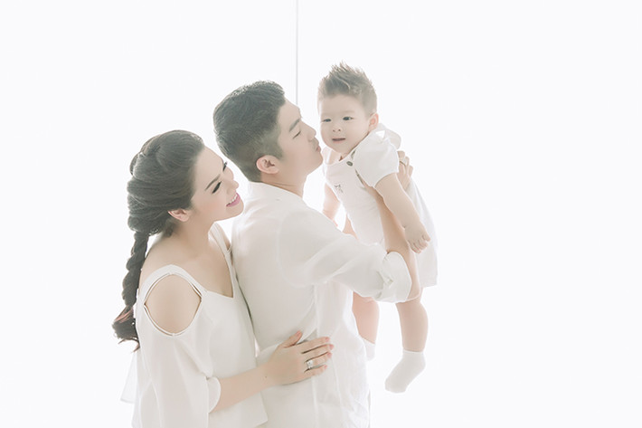 Trong khi đó, Nhật Kim Anh lại liên tục di chuyển giữa quê chồng và Sài Gòn để chu toàn công việc và chăm sóc gia đình.