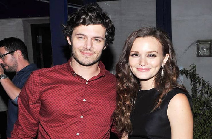 Dễ dàng nhận ra Adam Brody và Leighton Meester có khuôn mặt giống nhau từ đôi mắt sẫm màu, khuôn mặt dài, cái cằm vuông. Sau đám cưới năm 2014, hai người đã có một con chung.