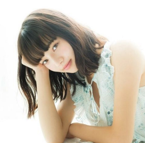 Sau khi có tin đồn Nana Komatsu là bạn trai của nam ca sĩ nổi tiếng xứ Hàn G-Dragon, rất nhiều fan đã tò mò muốn biết rõ Nana là ai.