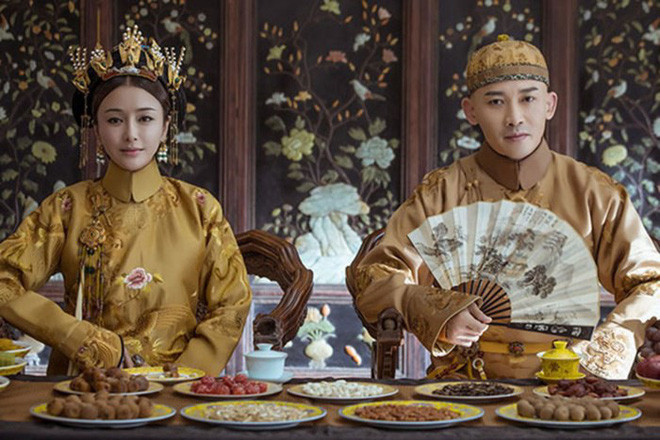 Là người quyền lực và giàu sang nhất đất nước, hoàng đế nhà Thanh ở Trung Quốc thời phong kiến có cuộc sống vương giả. Mỗi bữa ăn của nhà vua đều được các đầu bếp giỏi nhất chế biến.