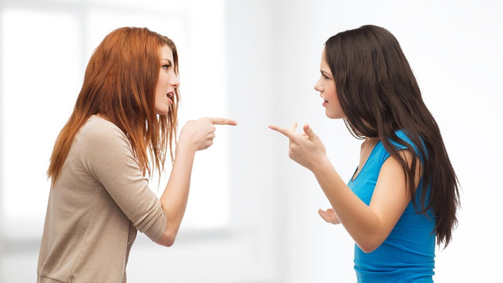 7. Đối đầu với "kẻ thù": Dù ở ngành nghề, vị trí nào, con người đều có khả năng bắt gặp đối thủ cạnh tranh, thậm chí là kẻ thù. Thay vì luôn đối đầu và tìm cách hạ bệ đối thủ, người thông minh thường tìm cách kết nối để xác định điểm mạnh, điểm yếu của đối phương, từ đó rút ra bài học kinh nghiệm cho riêng mình. Ảnh: Walden University.