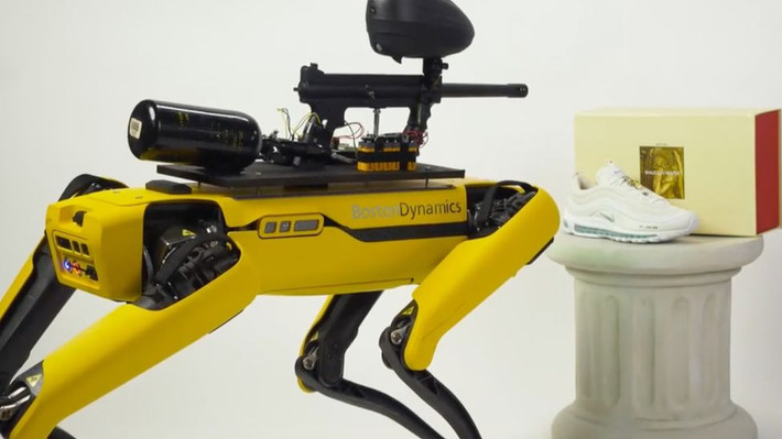 Hãng Boston Dynamics bắt đầu nghiên cứu, phát triển và chế tạo chó robot - Robot Spot vào năm 2013 và chính thức được bán lẻ vào tháng 6/2020.