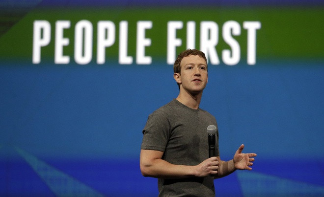 Sau 10 năm ra mắt, Facebook có 1,23 tỷ người dùng thường xuyên mỗi tháng. Tháng 9/2015, Zuckerberg lần đầu có mặt trong Top 10 người giàu nhất nước Mỹ của Forbes với tài sản 40,3 tỷ USD, xếp vị trí thứ 7. Tháng 3/2016, anh lần đầu lọt Top 10 người giàu nhất thế giới của Forbes, xếp vị trí số 6 với 44,6 tỷ USD. CEO sinh năm 1984 cũng là người trẻ nhất nằm trong Top 10.