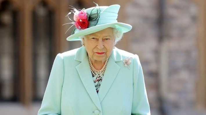 Cuộc sống của Nữ hoàng Elizabeth II trở thành chủ đề được người dân Anh cũng như thế giới đặc biệt quan tâm. Chính vì vậy, mỗi khi bà chia sẻ những bí mật thú vị về cuộc sống hoàng gia luôn khiến mọi người thích thú và bất ngờ.