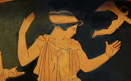 Theo thần thoại Hy Lạp, Helen là con gái thần Zeus quyền lực với nữ thần Leda.