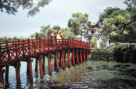 Cầu Thê Húc.