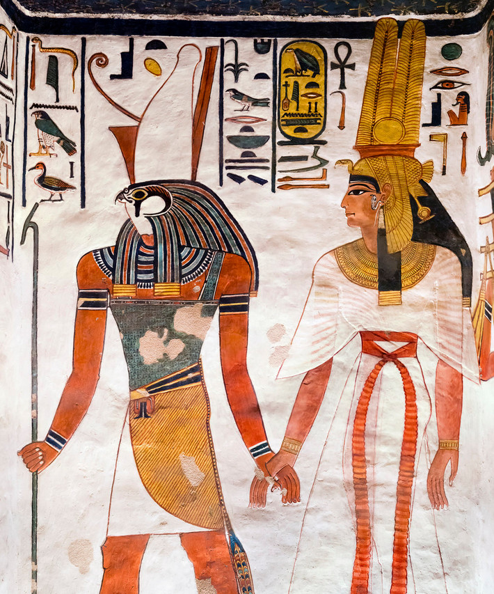 Dưới thời cổ đại, pharaoh Ai Cập đứng đầu đế chế nên nắm giữ quyền lực tuyệt đối và khối tài sản khổng lồ. Vì vậy, nhà vua có cuộc sống giàu sang, quyền quý không ai sánh bằng.