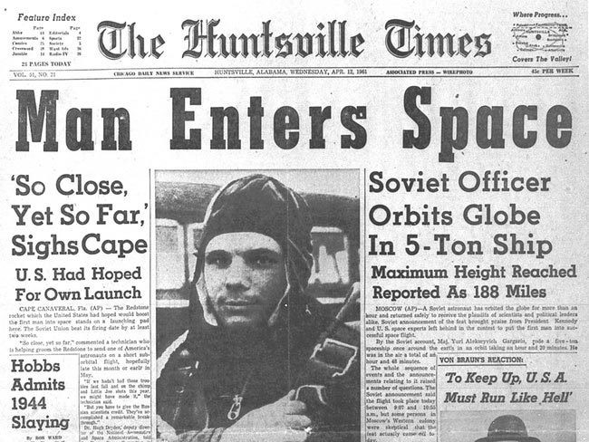 Trong khoảng thời gian đó, tàu vũ trụ Vostok 1 chở Yuri Gagarin di chuyển quanh Trái đất ở độ cao tối đa là 301 km dưới sự chỉ dẫn của một hệ thống điều khiển tự động.
