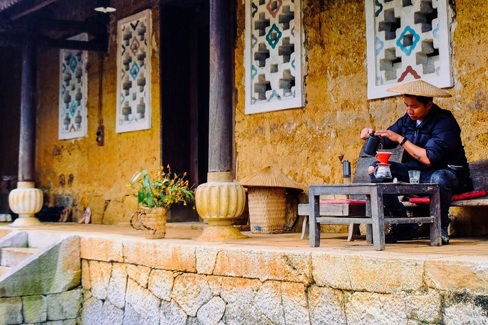 Du khách có thể thấy một số không gian sống ảo được bố trí sẵn tại đây.