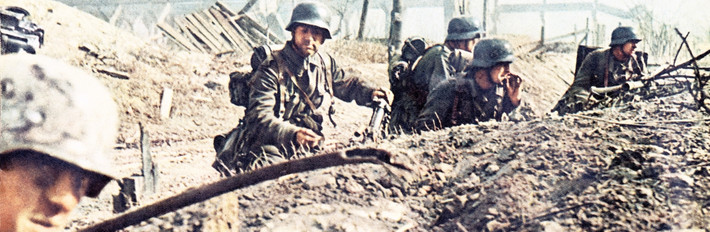 Phát xít Đức thực hiện cuộc tấn công xâm lược thành phố Stalingrad của Liên Xô với sự tham gia của các nước cùng phe trong đó có Italy.
