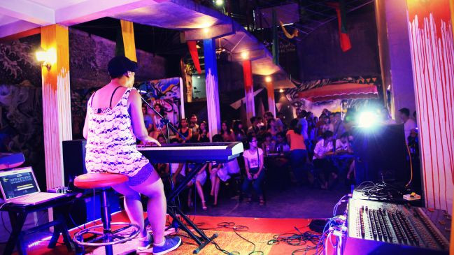 Để thưởng thức âm nhạc đương đại, ông Márquez gợi ý mọi người ghé Hanoi Rock City, nơi luôn có những màn biểu diễn tươi vui, trẻ trung.