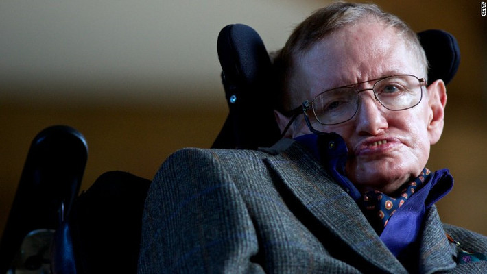 Trước khi đưa ra cảnh báo đáng sợ này, giáo sư Stephen Hawking từng gây chú ý khi đưa ra nhận định robot có khả năng hủy diệt con người.