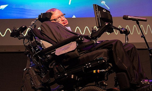 Trước tình huống này, ông Hawking hối thúc các nhà đầu tư tài chính hỗ trợ dự án tiềm năng để một ngày nào đó có thể đưa con người rời khỏi Trái đất.