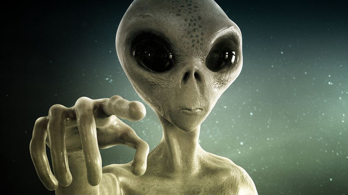 Một trong những giả thuyết gây sốc về người ngoài hành tinh là khu vực 51 (Area 51) ở Nevada là nơi chính phủ Mỹ che giấu thông tin về người ngoài hành tinh. Nơi đây bị đồn thổi là địa điểm Mỹ nghiên cứu về sự sống ngoài Trái đất cũng như UFO.