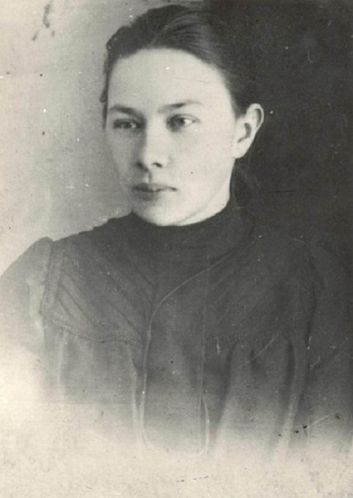 Nadezhda Krupskaya - phu nhân của lãnh tụ Lenin là một nhà cách mạng nổi tiếng, đóng vai trò quan trọng trong sự kiện Cách mạng tháng Mười chấn động địa cầu.