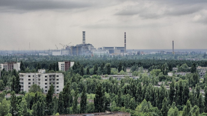 Pripyat, Ukraine bị bỏ hoang sau khi nơi đây xảy ra thảm họa hạt nhân Chernobyl. Trước khi bị bỏ hoang, Pripyat là thành phố hiện đại, thịnh vượng, có đông dân sinh sống và làm việc. Tuy nhiên do mức độ phóng xạ quá cao do hậu quả của thảm họa hạt nhân Chernobyl nên thành phố này vẫn cấm du khách ra vào trừ khi có sự hộ tống của lực lượng vũ trang.