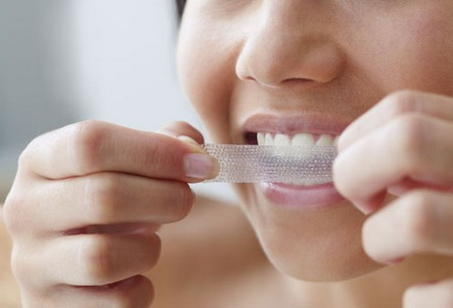 Người có men răng kém ăn mận mùa hè nhiều có thể ảnh hưởng nghiêm trọng tới men răng.