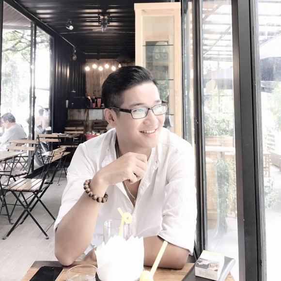 Anh chàng này có ngoại hình rất điển trai.