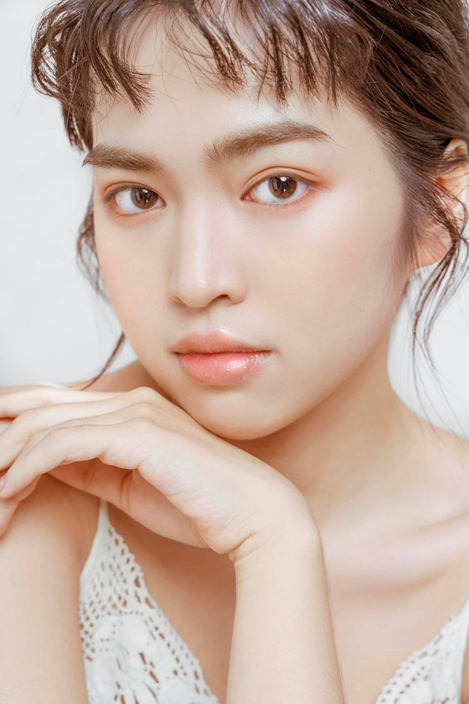 Chia sẻ về chuyện tình cảm, nữ diễn viên cho biết cô không quan tâm tuổi tác, quan trọng đối phương phù hợp về tính cách.