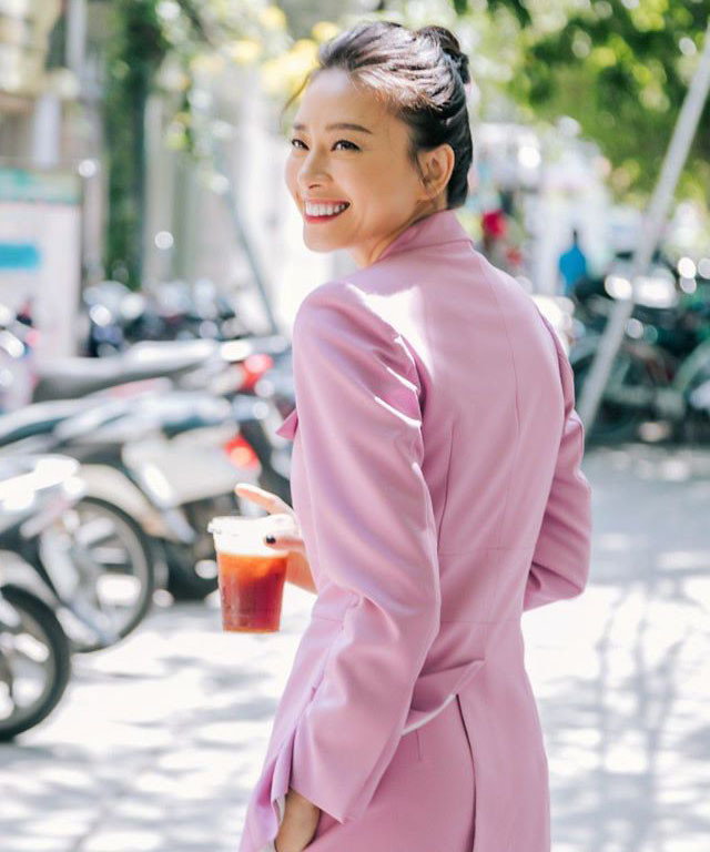 Khởi nghiệp là một người mẫu, Ngô Thanh Vân tiếp tục khẳng định khả năng của mình ở lĩnh vực ca sĩ. Chưa dừng lại ở đó, cô đã mở công ty đào tạo nghệ thuật, ươm mầm cho những tài năng trẻ.