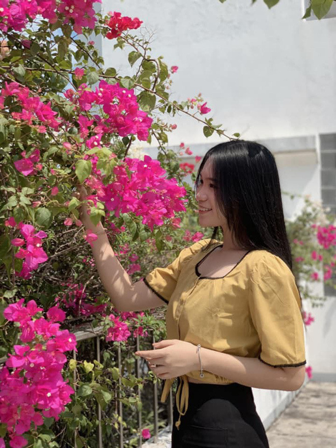 Khánh Ngân từng là một trong ba học sinh được trường chọn tham dự kỳ thi Omlypic toàn thành phố năm 2019.