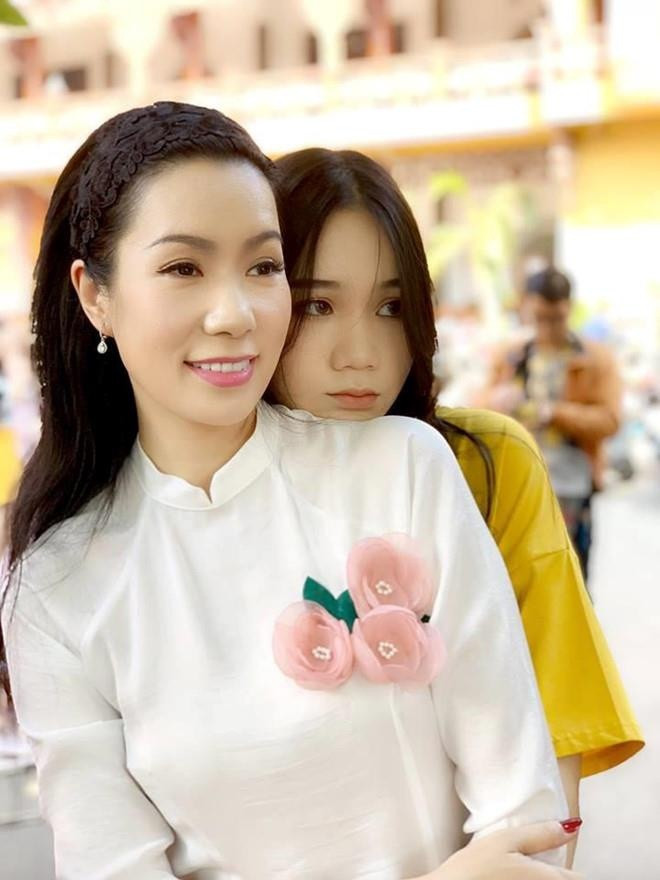 Để có được vẻ ngoài nổi bật, Khánh Ngân từng phải nỗ lực giảm cân qua các bài tập thể dục và ăn uống khoa học.