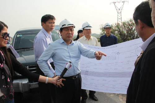 Trước đó, sau khi xem xét Tờ trình số 214-TTr/UBKTTW, ngày 12/7/2019 của Ủy ban Kiểm tra Trung ương, Ban Bí thư nhận thấy, ông Nguyễn Hồng Trường, nguyên Ủy viên Ban cán sự đảng, nguyên Thứ trưởng Bộ Giao thông vận tải, trong thời gian giữ cương vị Ủy viên Ban cán sự đảng, Thứ trưởng, Trưởng Ban Chỉ đạo đổi mới và phát triển doanh nghiệp Bộ Giao thông vận tải, ông Trường cùng chịu trách nhiệm về những vi phạm, khuyết điểm của Ban cán sự đảng Bộ Giao thông vận tải.