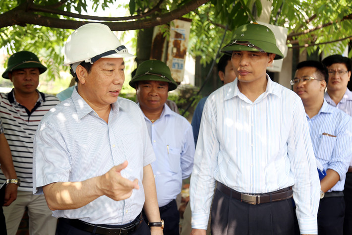 Ông Nguyễn Hồng Trường cũng phải chịu trách nhiệm cá nhân về ký các quyết định phê duyệt giá trị doanh nghiệp, phương án cổ phần hóa, thoái vốn nhà nước tại nhiều doanh nghiệp, đơn vị thuộc Bộ Giao thông vận tải, đề nghị Thủ tướng Chính phủ phê duyệt phương án cổ phần hóa, cho cổ phần hóa,… không đúng thẩm quyền, vi phạm các quy định của pháp luật về cổ phần hóa, quản lý vốn tại các doanh nghiệp.