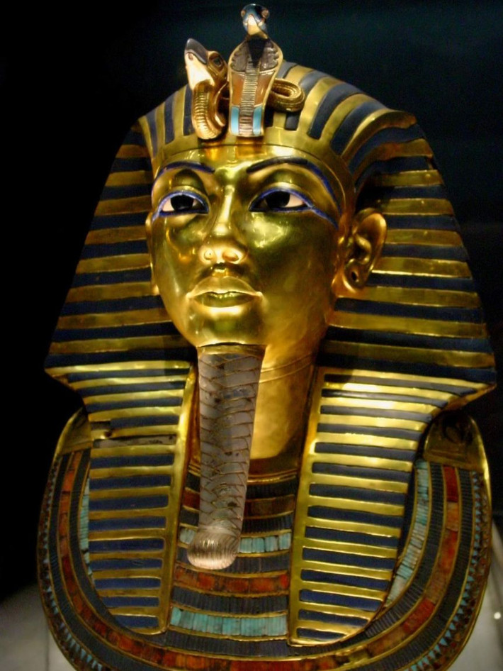 Thế nhưng, con dao găm của Vua Tutankhamun không bị như vậy. Điều này chứng tỏ những người thợ ở Ai Cập thời cổ đại có tay nghề cao cũng như sở hữu bí kíp rèn vũ khí cực tân tiến mới giúp nó "đánh bại" thời gian.