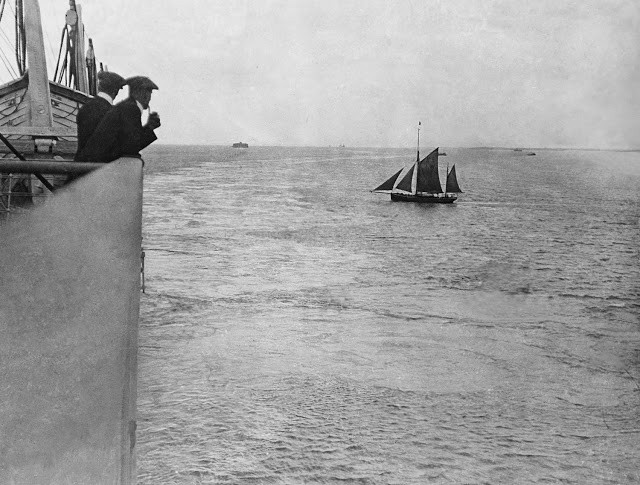 Để chuyến hải hành thuận lợi, thủy thủ đoàn Titanic chuẩn bị đầy đủ các nhu yếu phẩm cần thiết để sẵn sàng phục vụ nhu cầu của hành khách trong suốt chuyến đi.