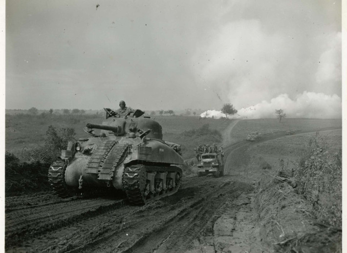 Khi xe tăng M4 Sherman gặp sự cố trên chiến trường thì nhân viên kỹ thuật có thể sửa chữa dễ dàng để nhanh chóng đưa trở lại chiến đấu.